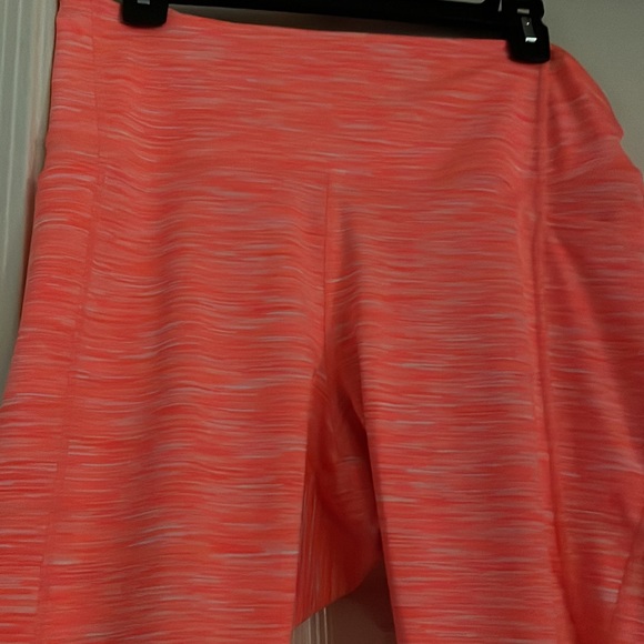 NWOT old navy crop orange with white striped elevate leggings - Picture 4 of 6